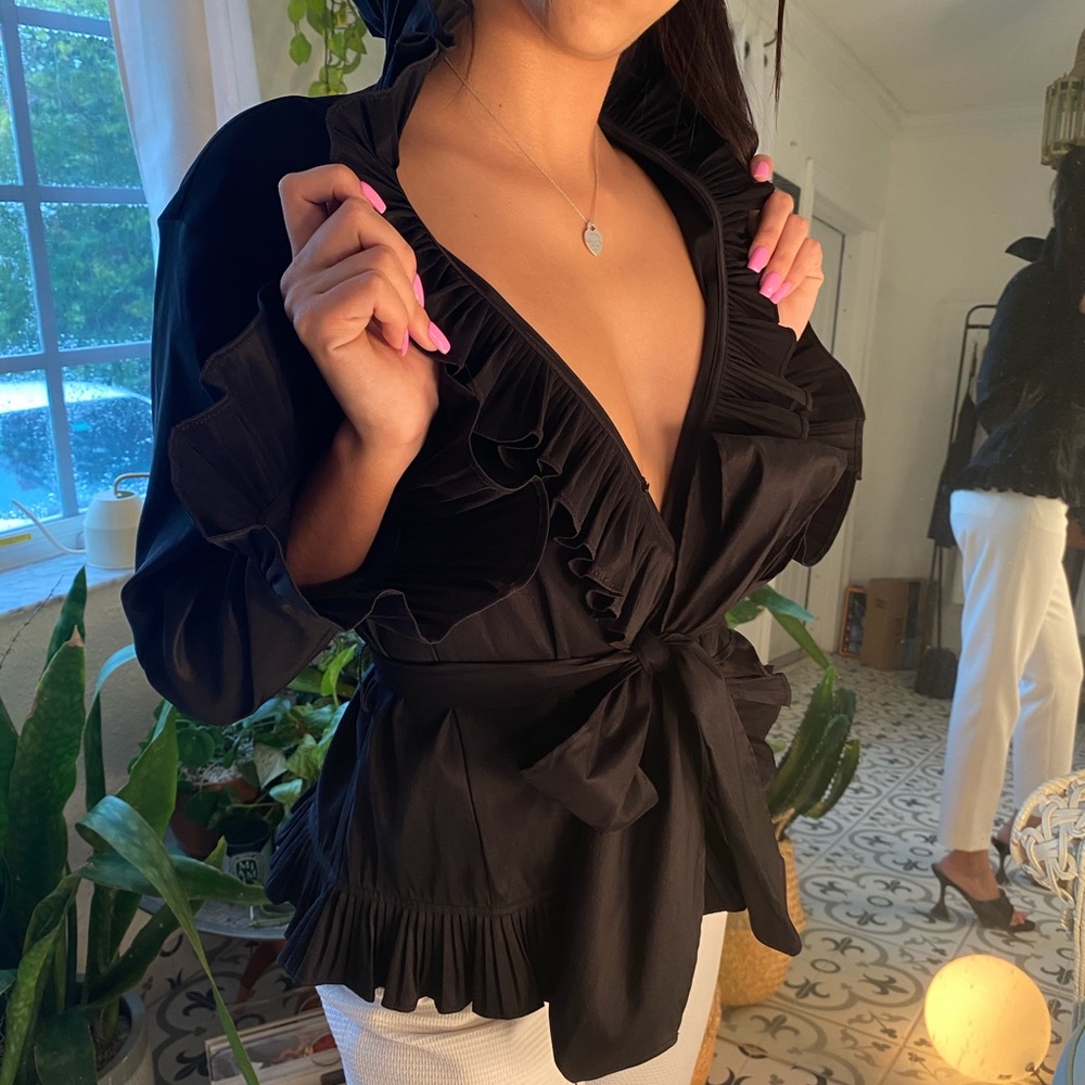 Dramatic Black Ruffled Blouse - Picture 3 of 4